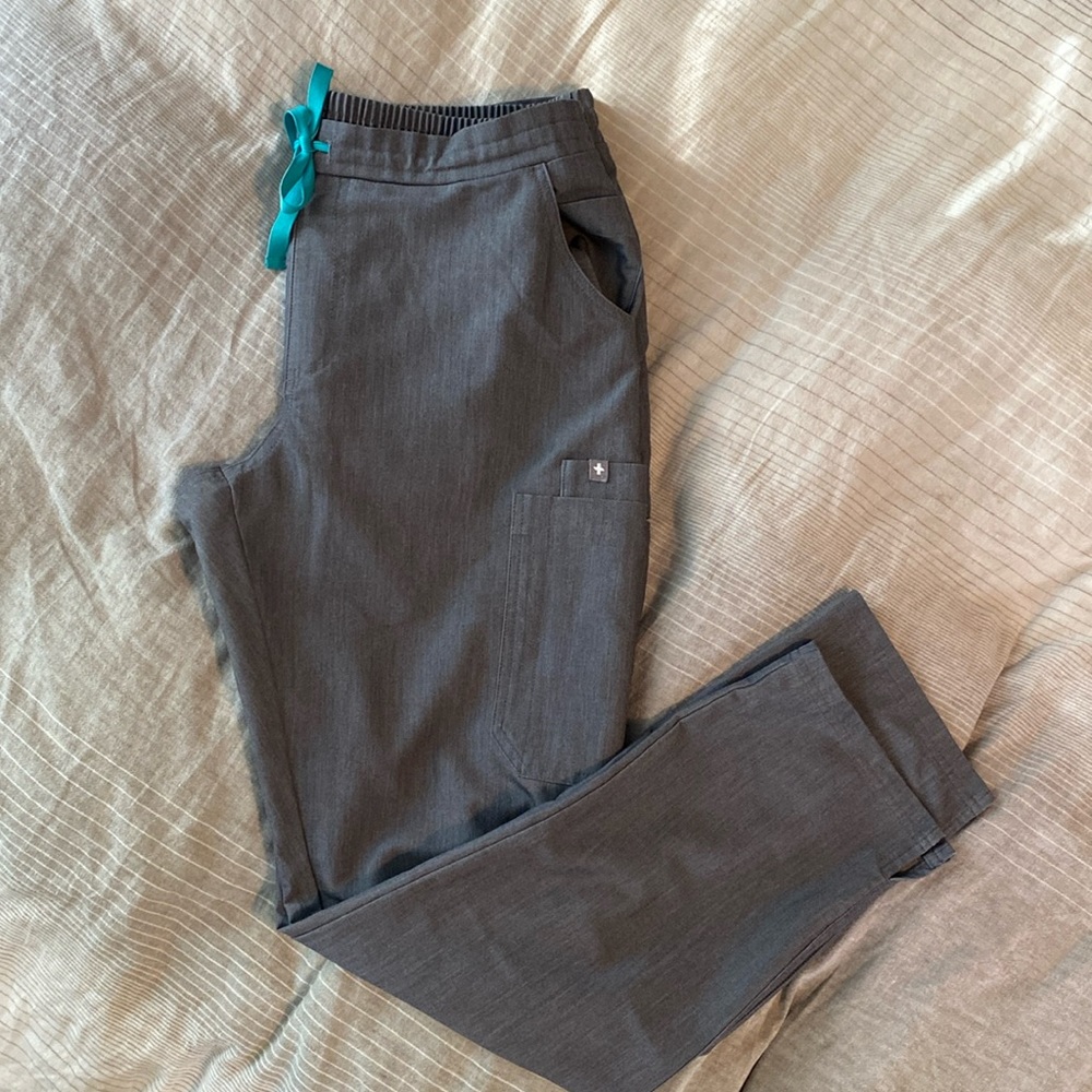 Figs Yola Skinny Scrub pants